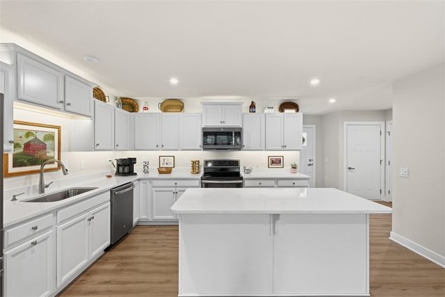 789 Oliver St, Lancaster Twp, PA 16037