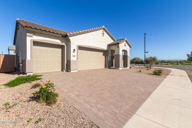 716 W Kingbird Drive, Queen Creek, AZ 85140