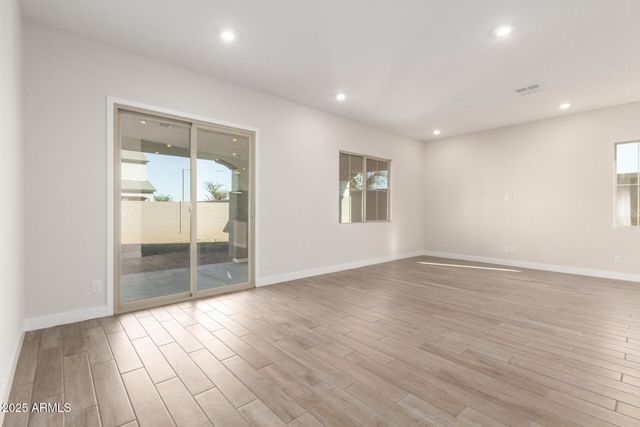 716 W Kingbird Drive, Queen Creek, AZ 85140