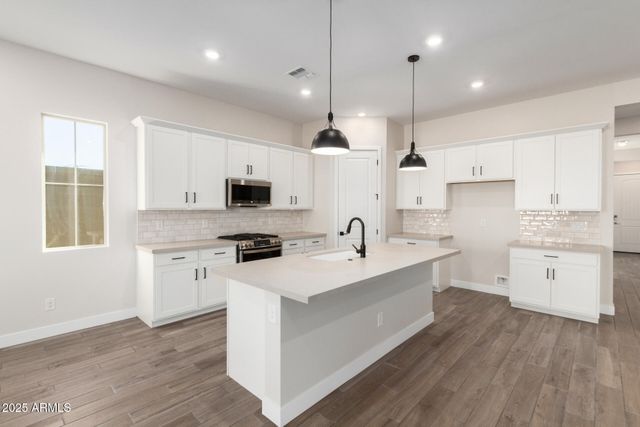 716 W Kingbird Drive, Queen Creek, AZ 85140