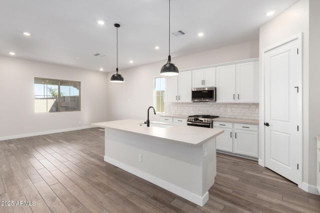 716 W Kingbird Drive, Queen Creek, AZ 85140