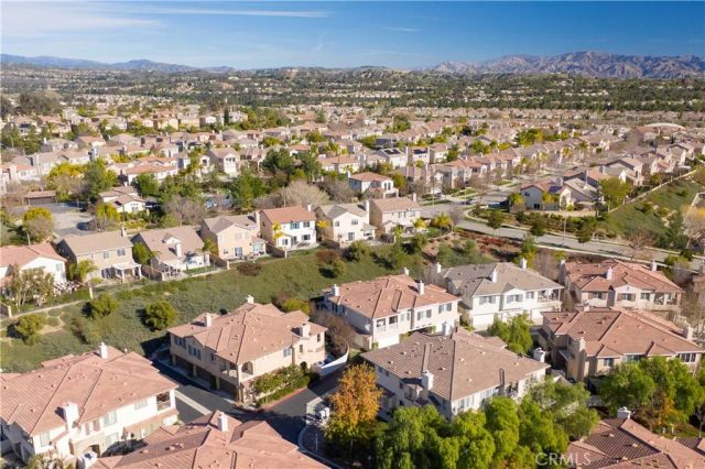 24332 Lorenzo, Valencia, CA 91355