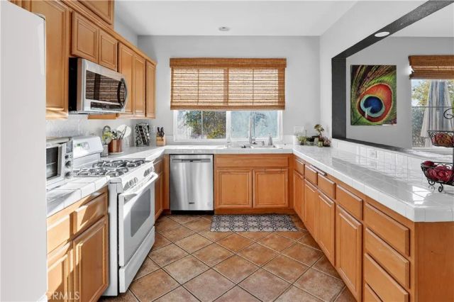 24332 Lorenzo, Valencia, CA 91355