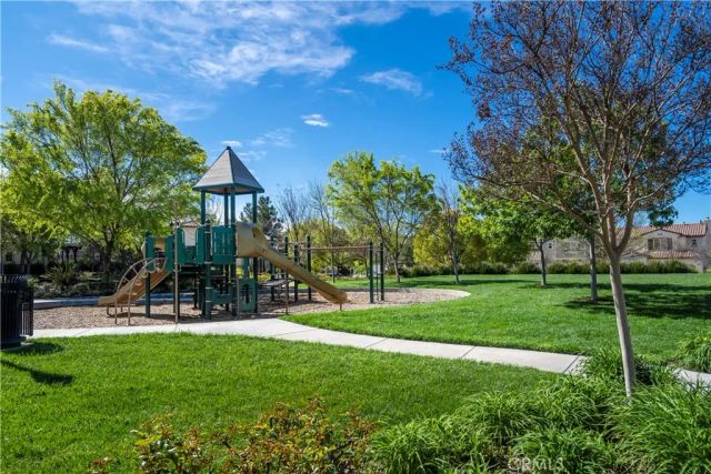 24332 Lorenzo, Valencia, CA 91355