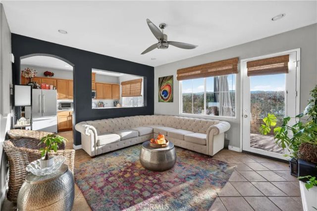 24332 Lorenzo, Valencia, CA 91355