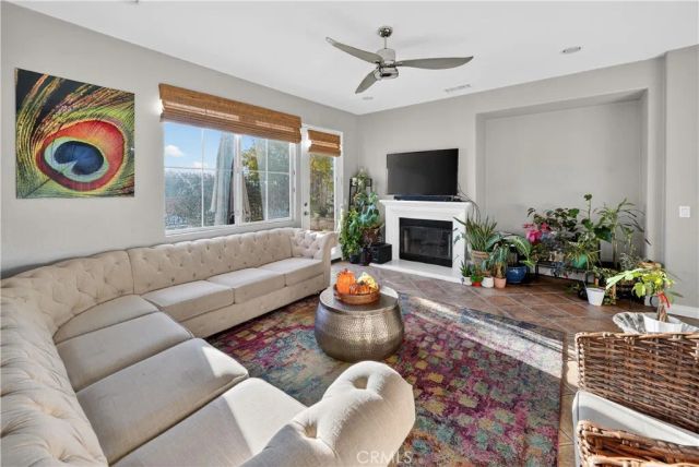 24332 Lorenzo, Valencia, CA 91355