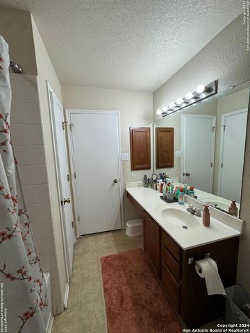 534 Gable PT, San Antonio, TX 78251