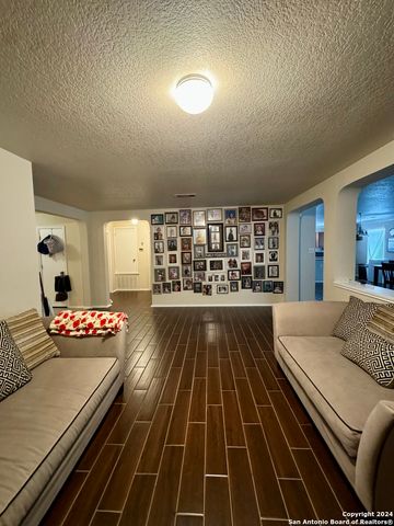 534 Gable PT, San Antonio, TX 78251