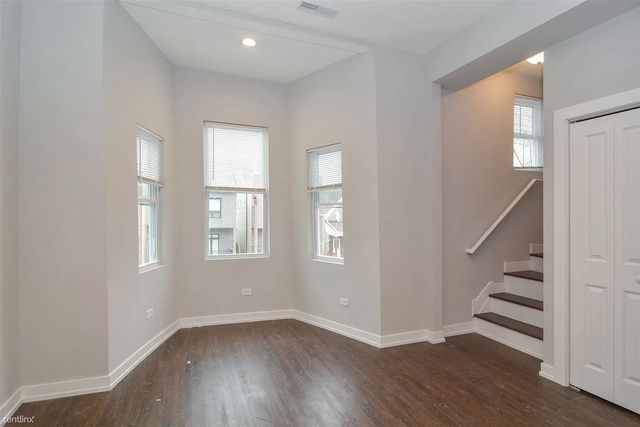 1922 N Rockwell Street 2, Chicago, IL 60647