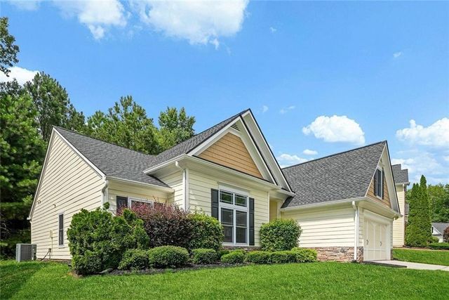 2300 Village Green Drive, Fairburn, GA 30213