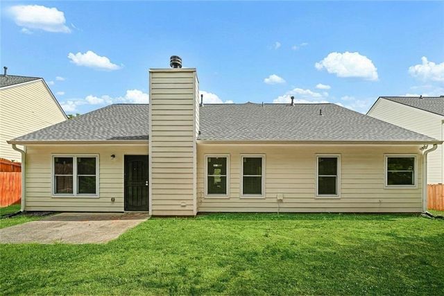 2300 Village Green Drive, Fairburn, GA 30213