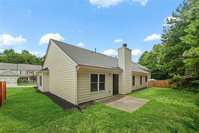 2300 Village Green Drive, Fairburn, GA 30213