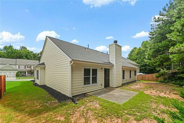 2300 Village Green Drive, Fairburn, GA 30213