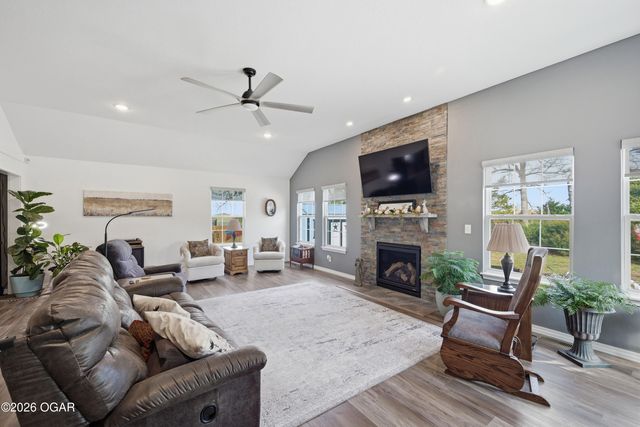 4431 W 26th Place, Joplin, MO 64804