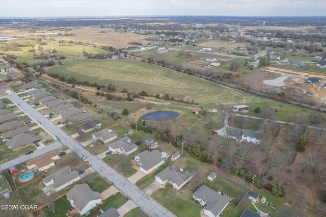 4431 W 26th Place, Joplin, MO 64804