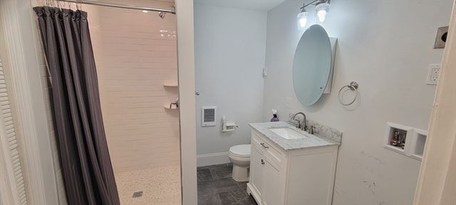 158-160 Roslindale Ave 1, Boston, MA 02131