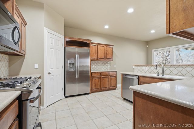 3506 W Atlanta Street, Broken Arrow, OK 74012