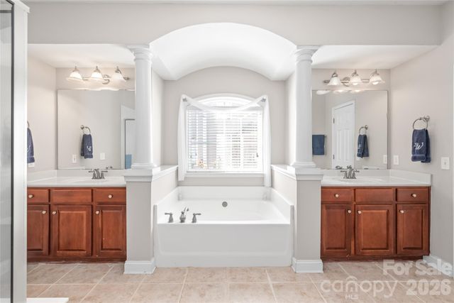 11131 Mccamie Hill Place, Concord, NC 28025