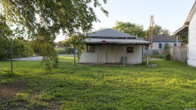 215 S BRAZOS ST, San Antonio, TX 78207