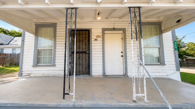 215 S BRAZOS ST, San Antonio, TX 78207