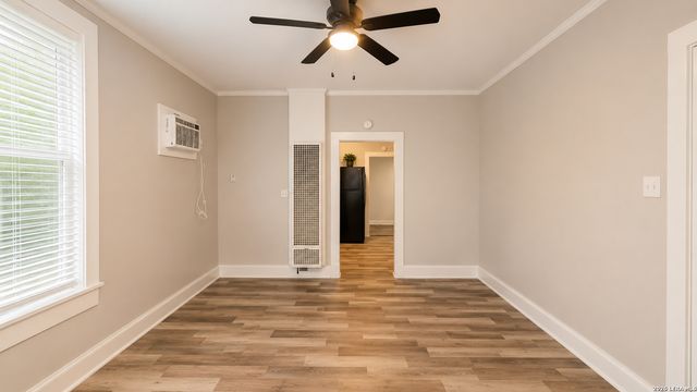 215 S BRAZOS ST, San Antonio, TX 78207