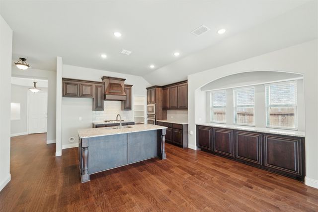 520 Lowland Lane, Waxahachie, TX 75165