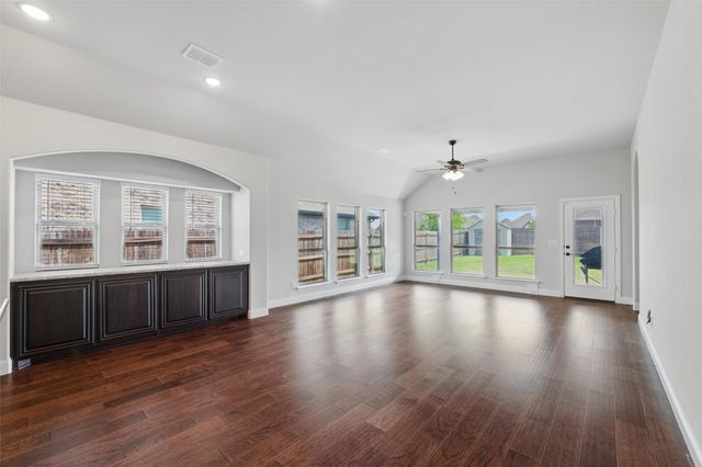 520 Lowland Lane, Waxahachie, TX 75165