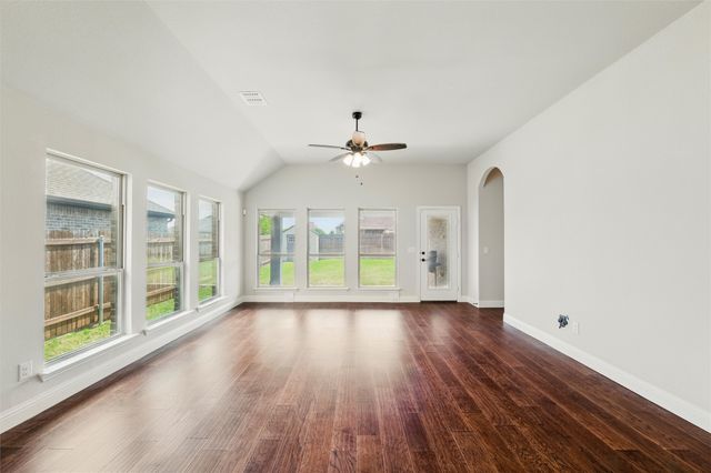 520 Lowland Lane, Waxahachie, TX 75165