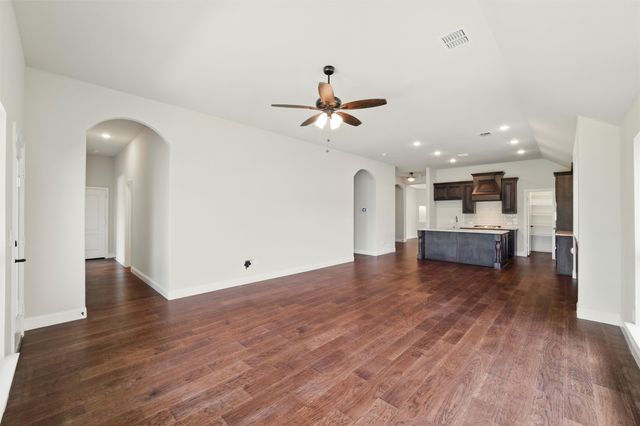 520 Lowland Lane, Waxahachie, TX 75165