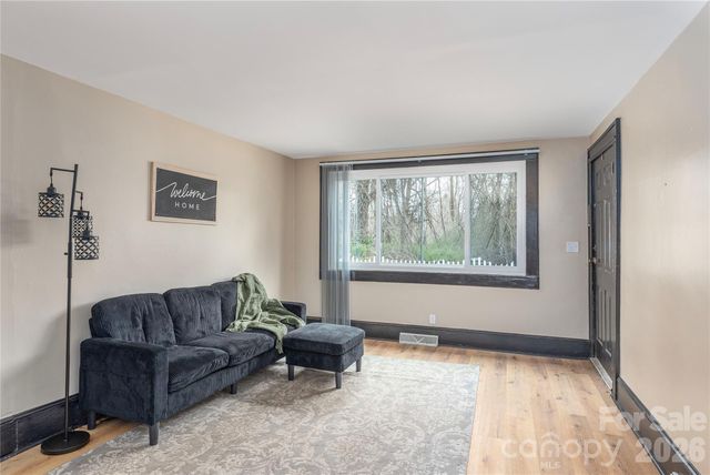 52 Boyd Avenue, Asheville, NC 28806