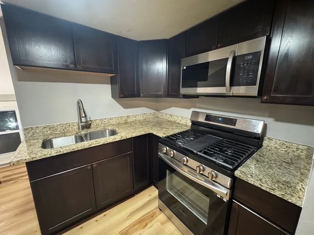 2030 Dodge Avenue 2, Evanston, IL 60201