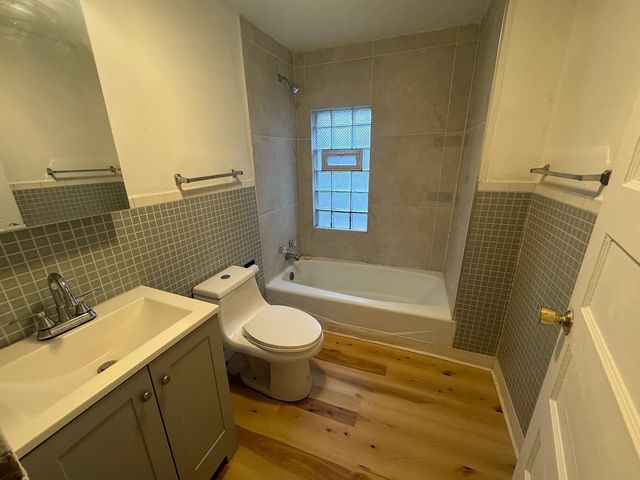 2030 Dodge Avenue 2, Evanston, IL 60201