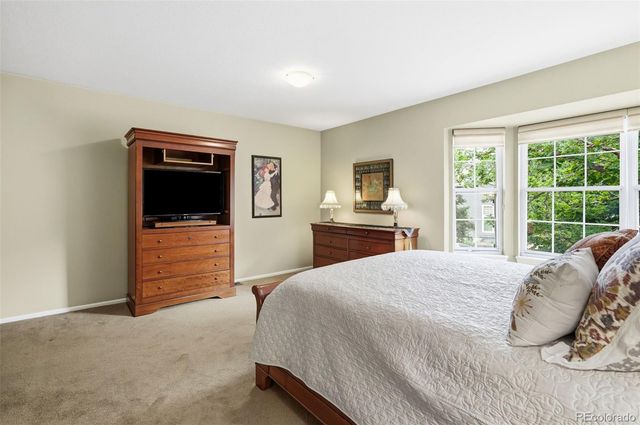 1570 S Roslyn Street, Denver, CO 80231