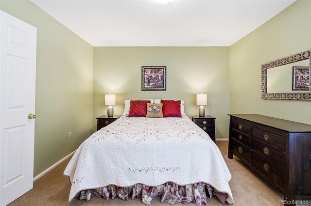 1570 S Roslyn Street, Denver, CO 80231