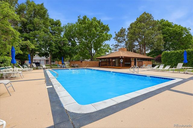 1570 S Roslyn Street, Denver, CO 80231