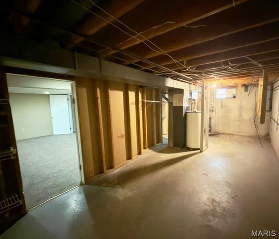 11623 Arroyo Drive, Florissant, MO 63033