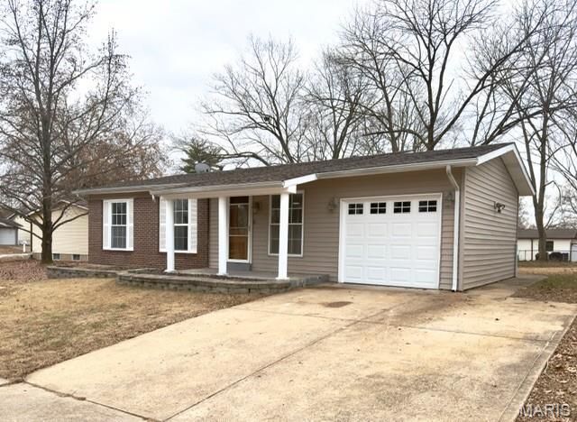 11623 Arroyo Drive, Florissant, MO 63033