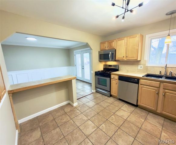 11623 Arroyo Drive, Florissant, MO 63033