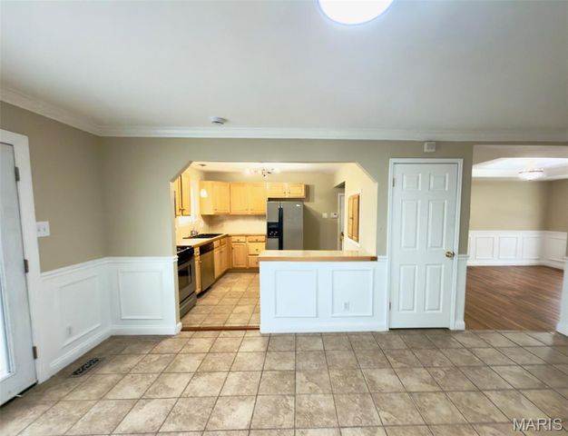 11623 Arroyo Drive, Florissant, MO 63033