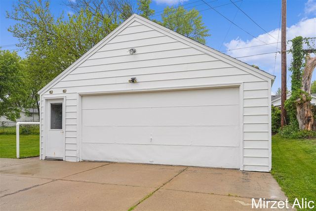 1145 Eastmont Drive, Grand Rapids, MI 49546