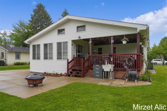 1145 Eastmont Drive, Grand Rapids, MI 49546