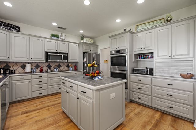8648 County Road 1128, Godley, TX 76044