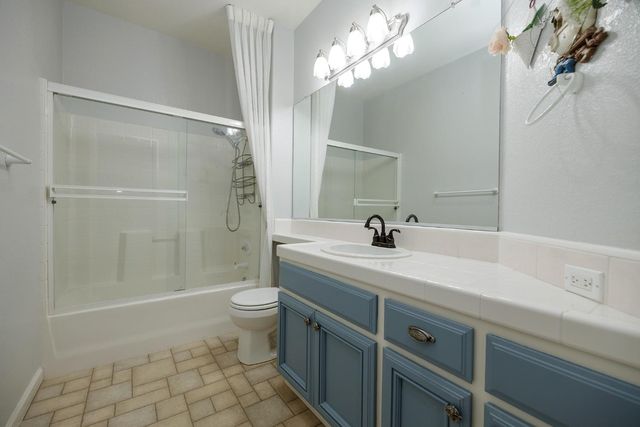 2545 Nicklaus Dr, Turlock, CA 95382