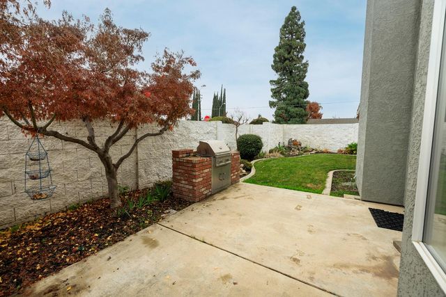 2545 Nicklaus Dr, Turlock, CA 95382