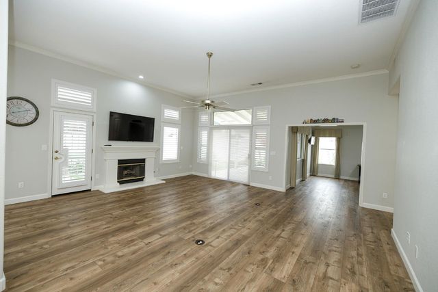 2545 Nicklaus Dr, Turlock, CA 95382