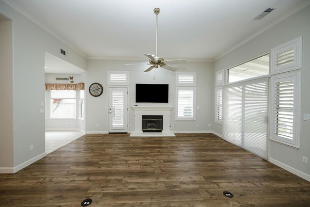 2545 Nicklaus Dr, Turlock, CA 95382