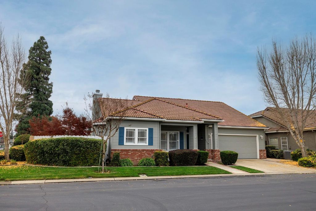 2545 Nicklaus Dr, Turlock, CA 95382