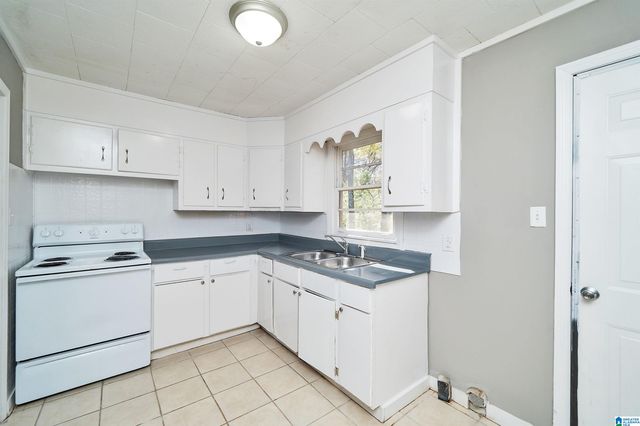 832 ALDEN AVENUE, Midfield, AL 35228