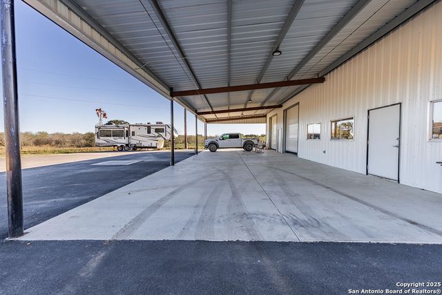 2400 Elm Creek, Seguin, TX 78155