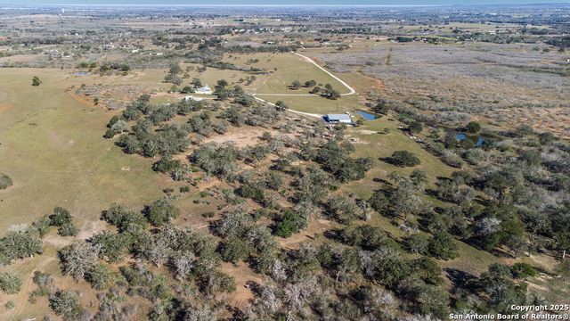 2400 Elm Creek, Seguin, TX 78155